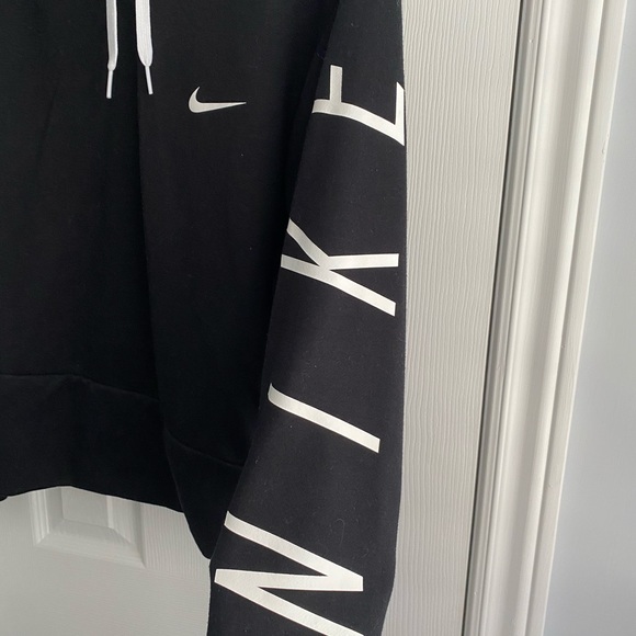 Nike pullover - Picture 2 of 3